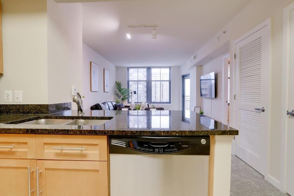 Condo With Gym And Pool In Pentagon City 8Min To Dca Arlington Exterior foto